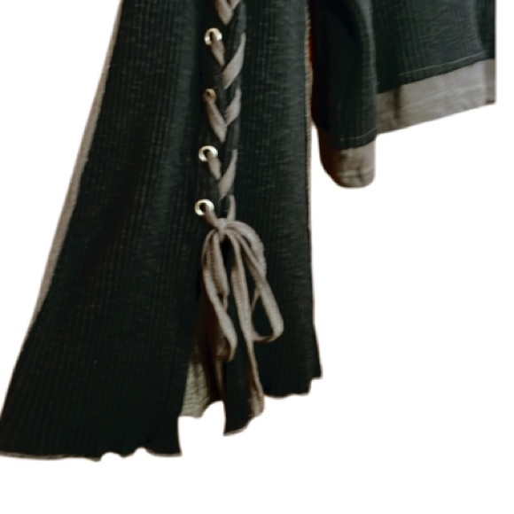 POL Top Pop-over Crisscross Lacing down sleeves Sz L/ Oversize Fit/V-Neck/ NWOT - Picture 9 of 17